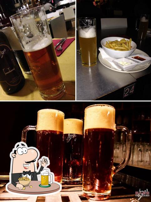 Puoi goderti un rinfrescante bicchiere di birra chiara o scura