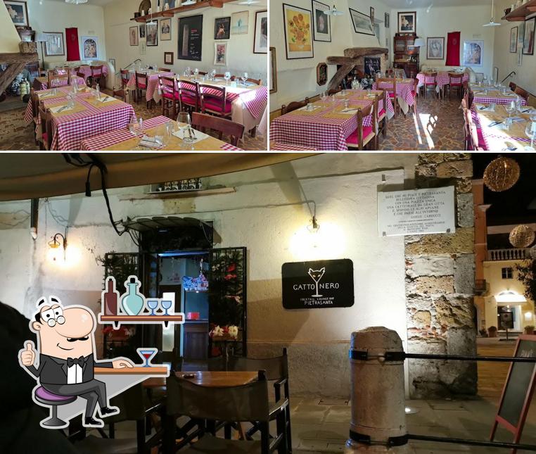 Gli interni di Trattoria Gatto Nero