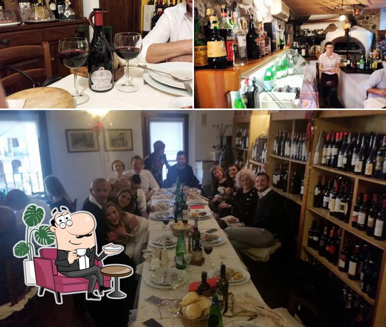 Gli interni di Trattoria Stella