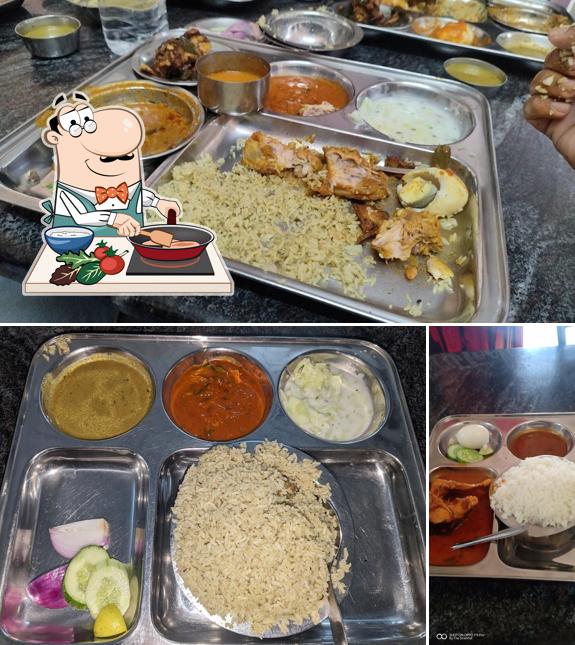 Chicken curry at AKSHAY HOTEL GOWDRU MANE MUDDE OOTA