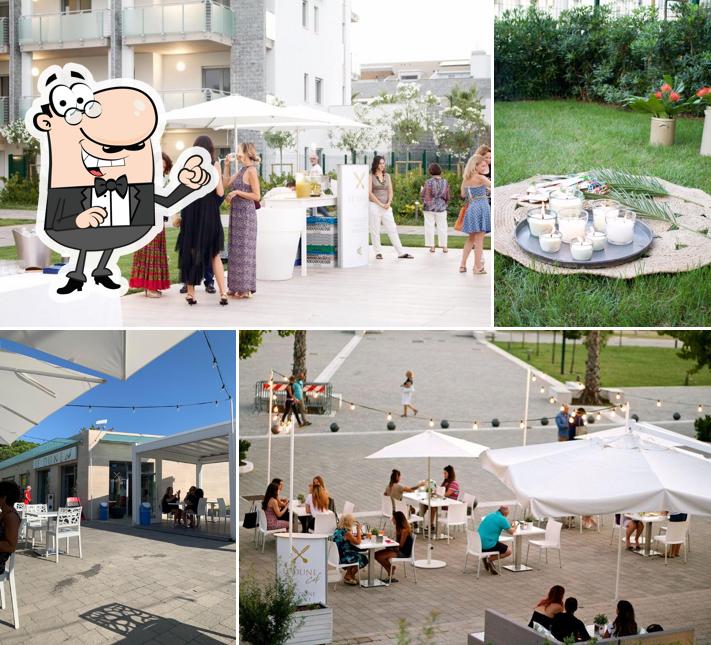 Gli interni di Le Dune Café