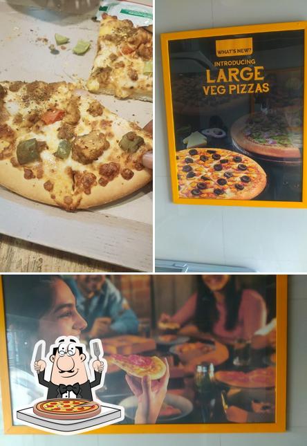 Try out pizza at Oyalo Pizza Sundarapuram
