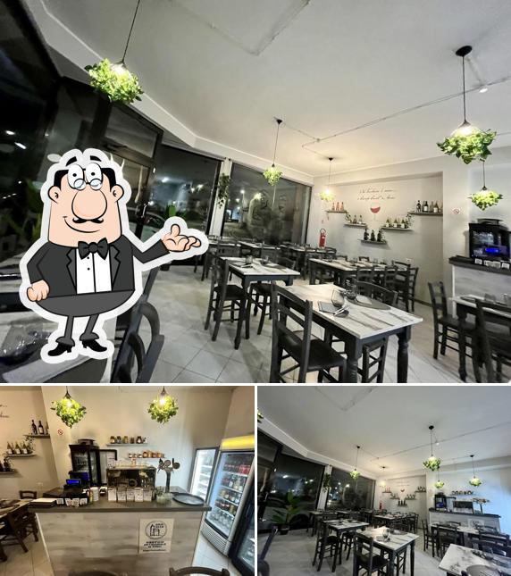 Dai un'occhiata agli interni di Pizzeria Chest' E'