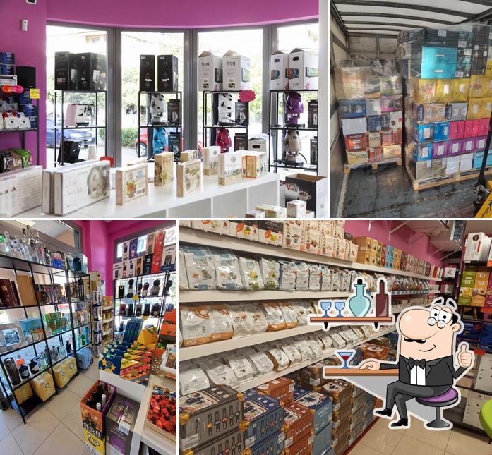 Dai un'occhiata agli interni di Coffèe Shop Dos Santos