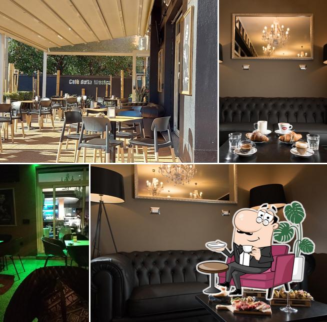 Dai un'occhiata agli interni di Cafè della Musica