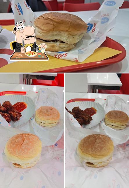 Food at Venky's Chicken