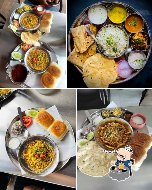 Food at Kailas Misal & Bhel