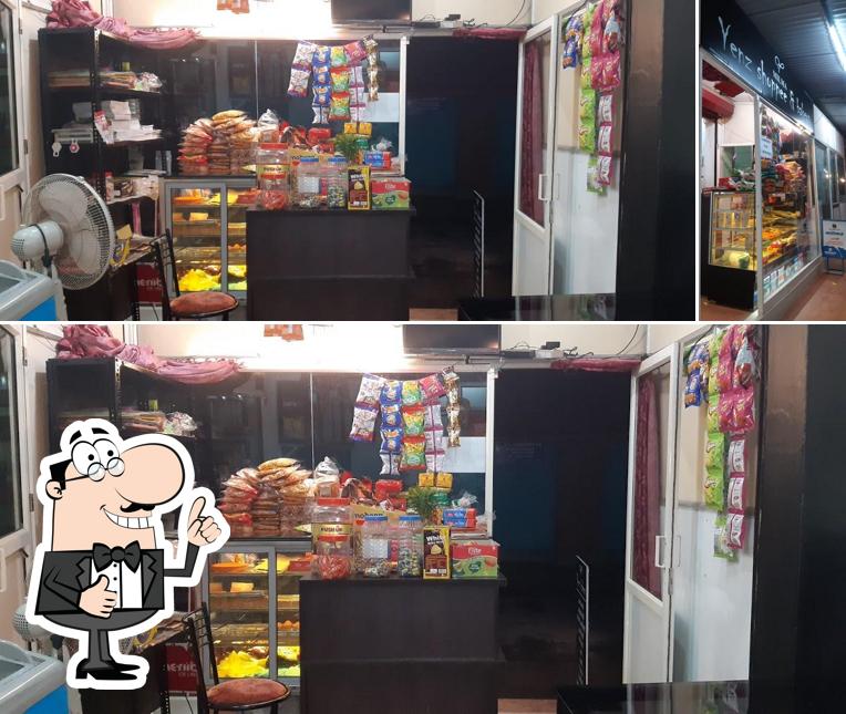 Look at this pic of Yenz Bakers