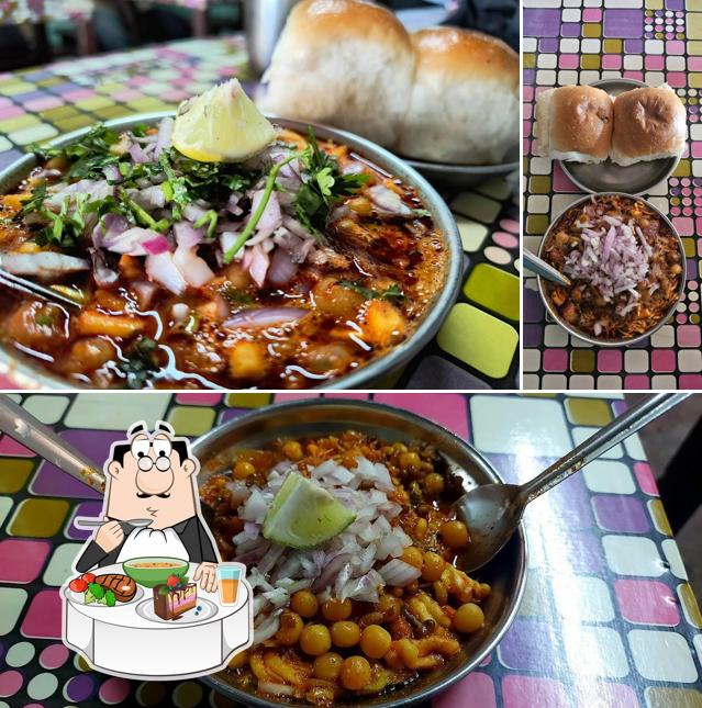 Hot and sour soup at Shri Datta Upahar Gruh(Bhatachi Misal)