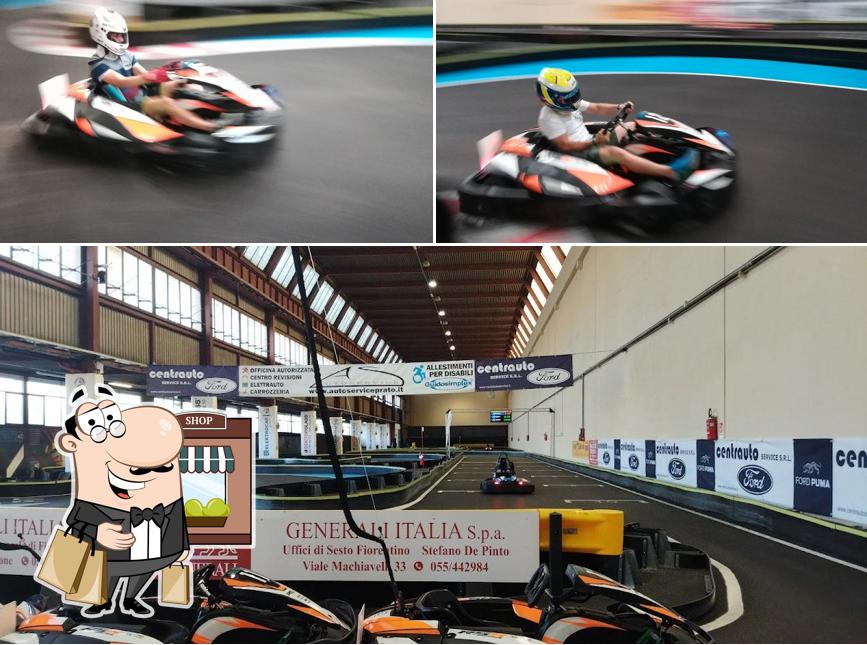 Hangar 42 si caratterizza per la esterno e cibo