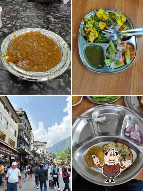Food at Atithi Sweets And Bhojnalya