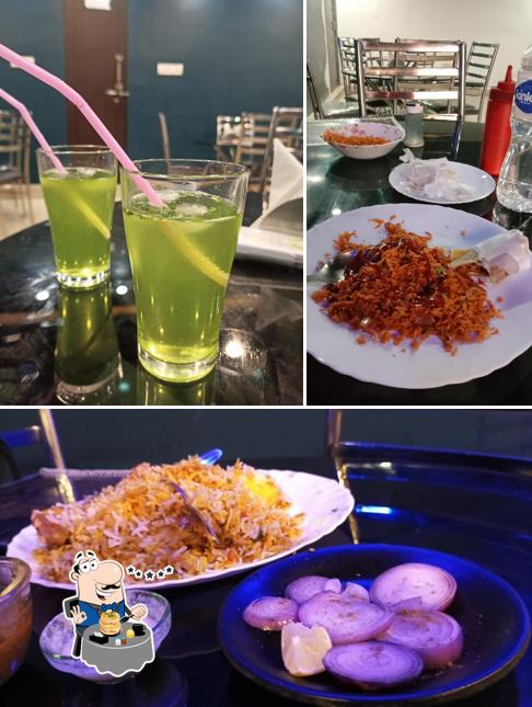 Food at The Foodies " चल chicken खाते हैं "