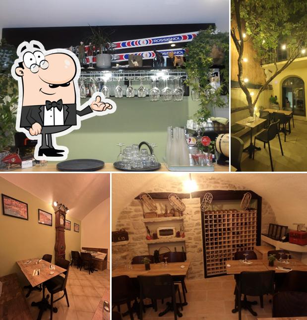 Installez-vous à l'une des tables de Chez Maxou