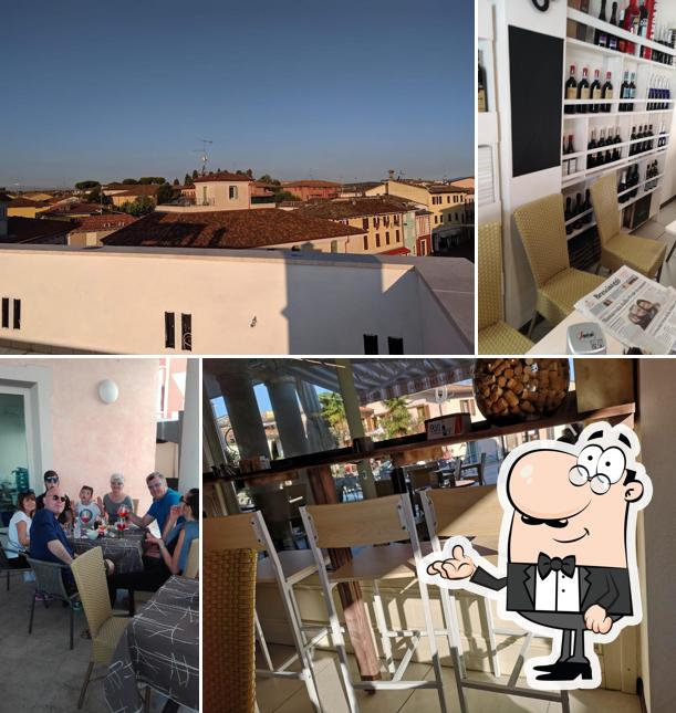 Dai un'occhiata agli interni di Bar e Sala Biliardo Deodara