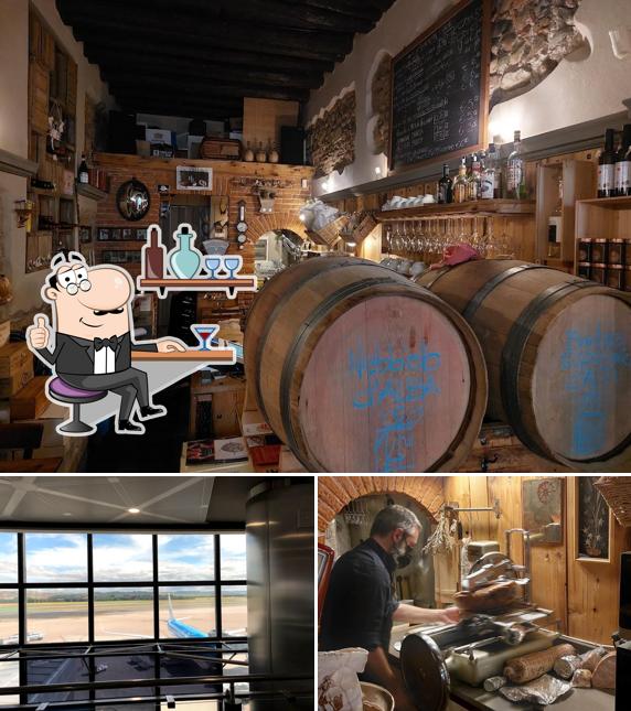 La interni e cibo del ristorante