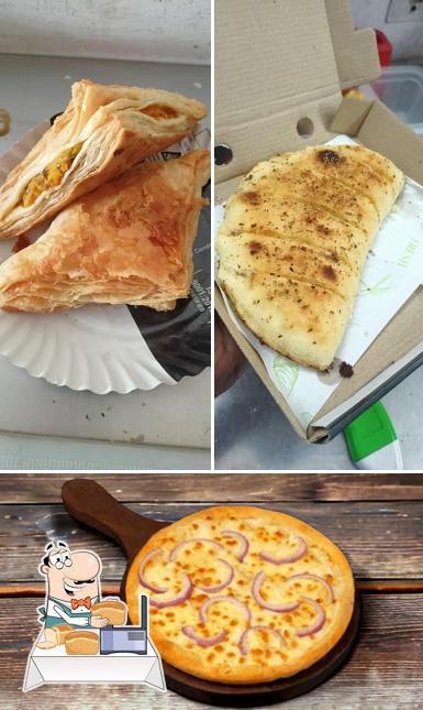 Garlic bread at Fire Pizza (Pizza & Patties)