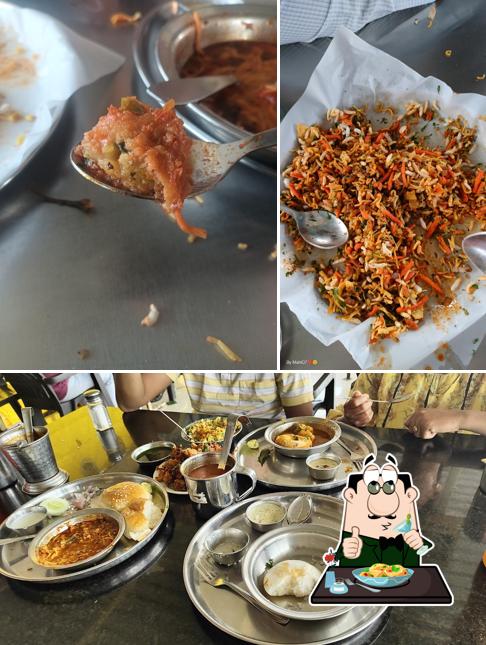 Meals at Lonkarwada misal and snacks
