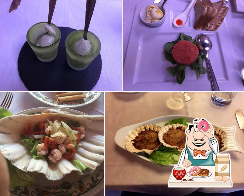 Nuovo Yacht serve un'ampia selezione di dessert