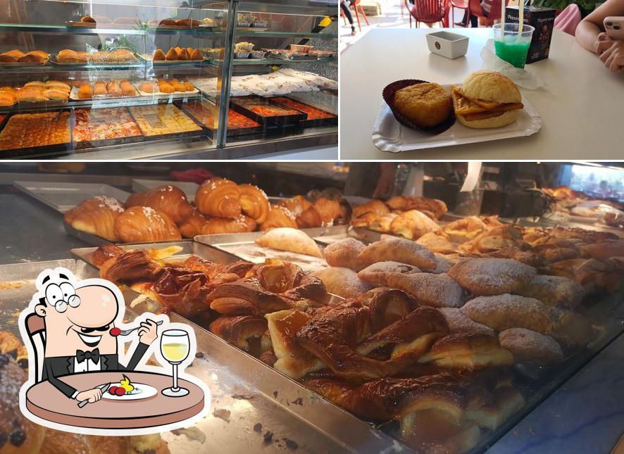 Platti al Bar dell'Amicizia