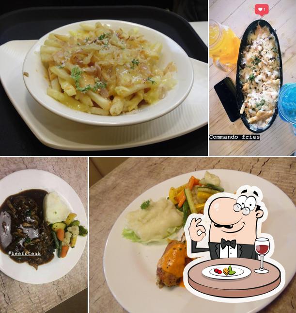 Meals at District 7 - Restro Cafe