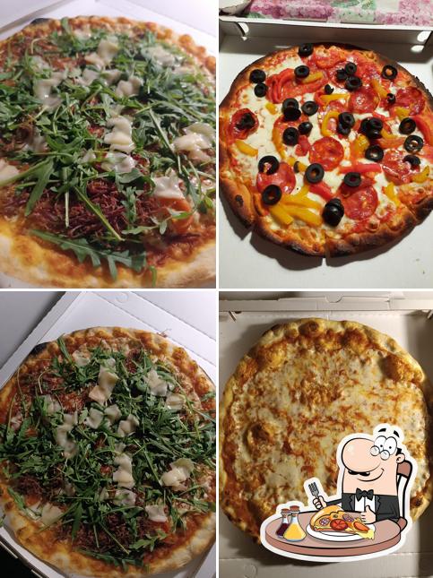 Ordina tra le svariate varianti di pizza