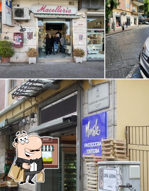 Guarda gli esterni di Pasticceria Mensile - Dolci Napoletani