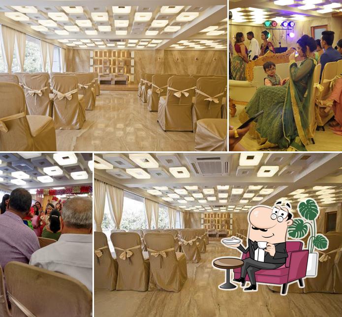 The interior of Banquet and Restaurant 440