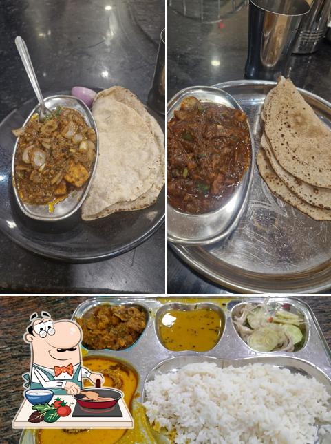 Chicken curry at Hotel Jayram (Sitara)
