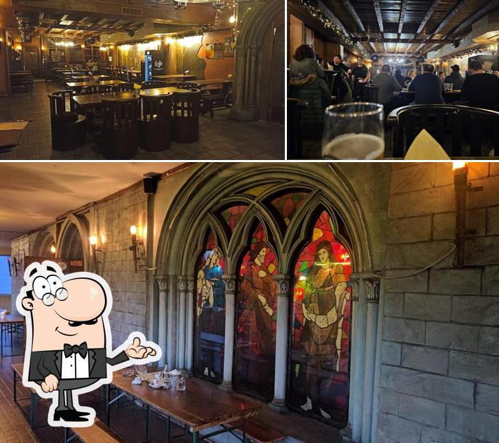 Dai un'occhiata agli interni di Pub Morgana's Castle