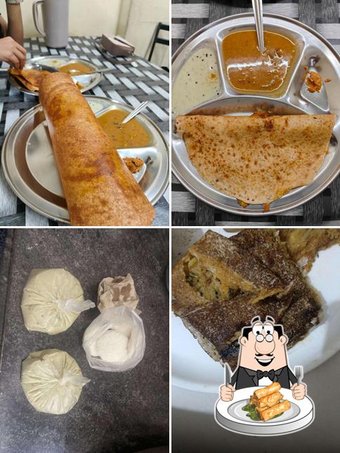 Spring rolls at Vijay Snacks Center