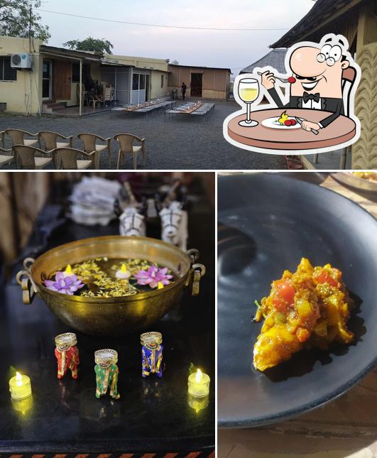 Among various things one can find food and interior at Shree Mogal Kathiyawadi
