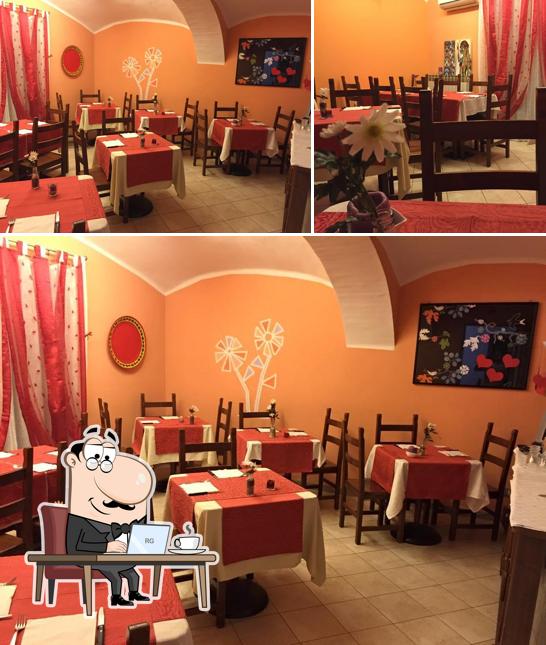 Gli interni di Pizza O.K