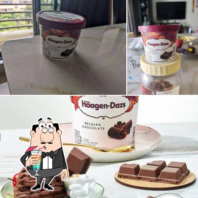 The photo of Haagen Dazs Ice Cream & Desserts’s drink and food