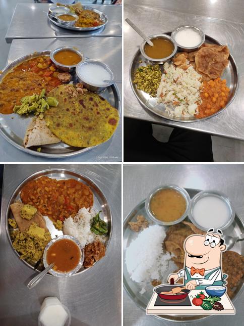 Chicken curry at Trimandir Bhojanshala (Unodary)