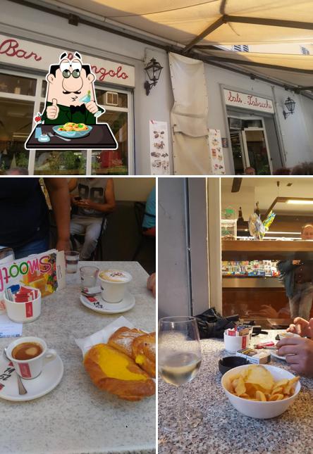Dai un’occhiata alla foto che raffigura la cibo e esterno di Bar L'Angolo