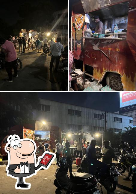 The exterior of RedPanda Food Truck(Night Briyani)