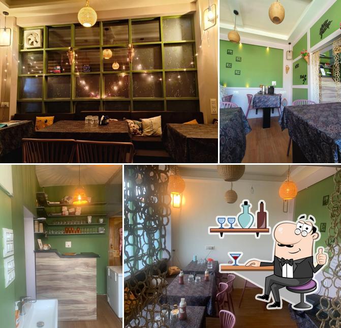 Mil-Xchaar Cafe & Restaurant