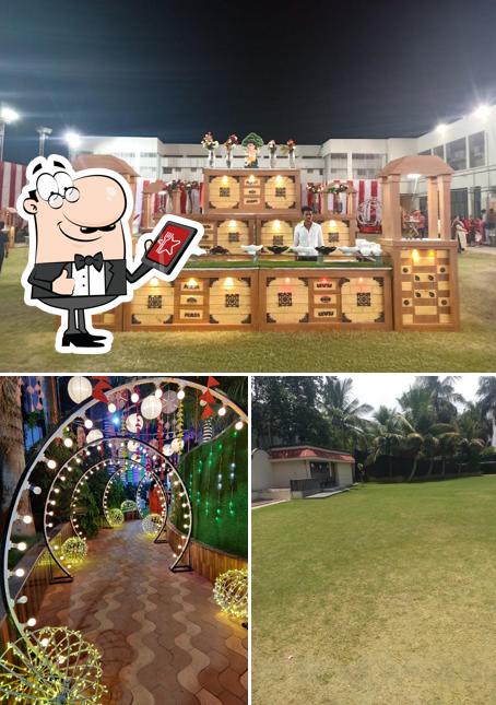 The exterior of Ratnam Lawns