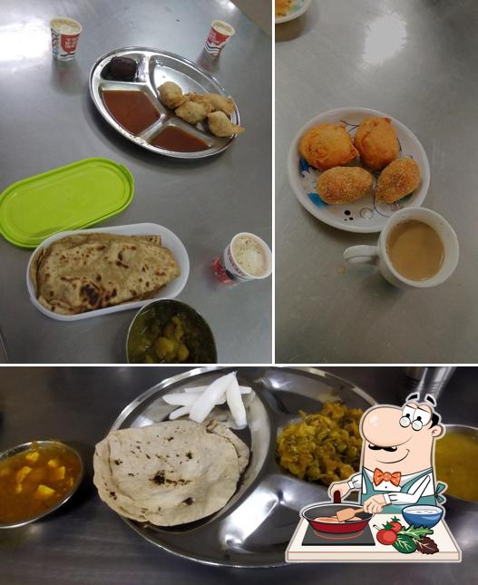 Chicken curry at Maitri Jalpan Grih