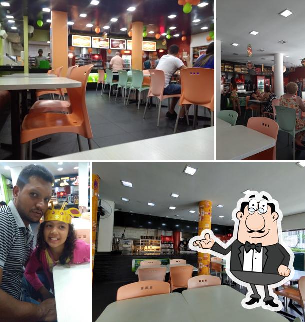 O interior do Giraffas Porto Plaza Shopping
