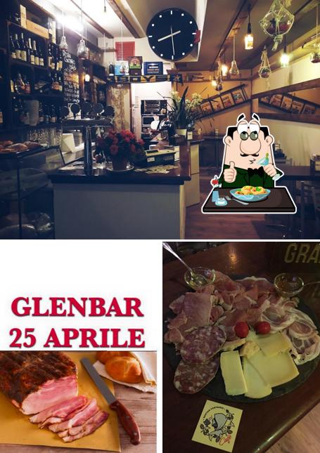 Dai un’occhiata alla foto che presenta la cibo e interni di Glen Bar