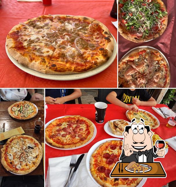 A Pizzeria Horus, puoi provare una bella pizza