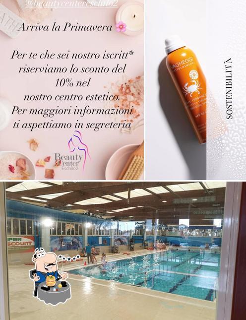 Questa è la foto che presenta la cibo e esterno di Centro Sportivo Eschilo2