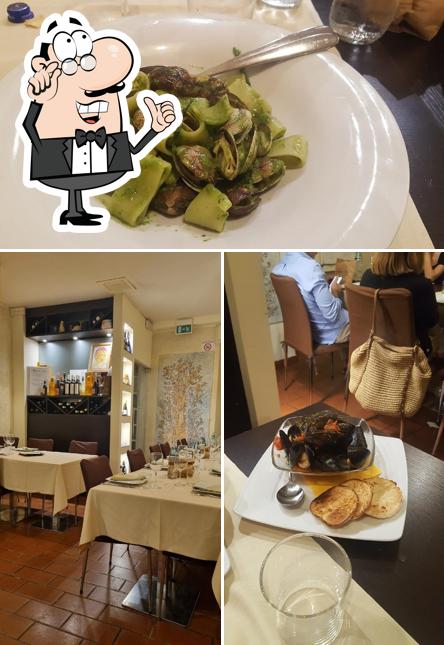 La foto della interni e cibo di Martinelli's