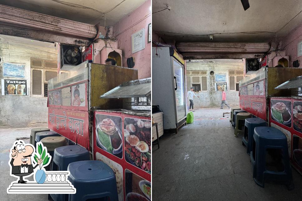The exterior of badri kulche wala