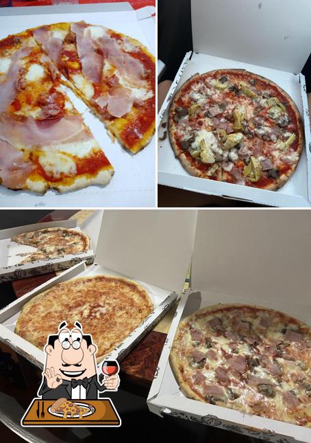 Ordina tra le molte varianti di pizza