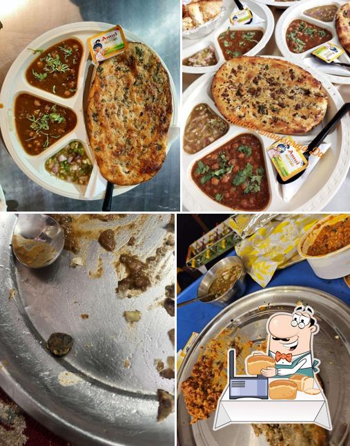 Garlic bread at Kulcha Ambarsariya Da