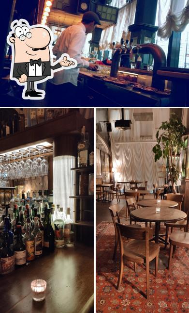 Siediti a un tavolo di Hotel Rivington & Sons