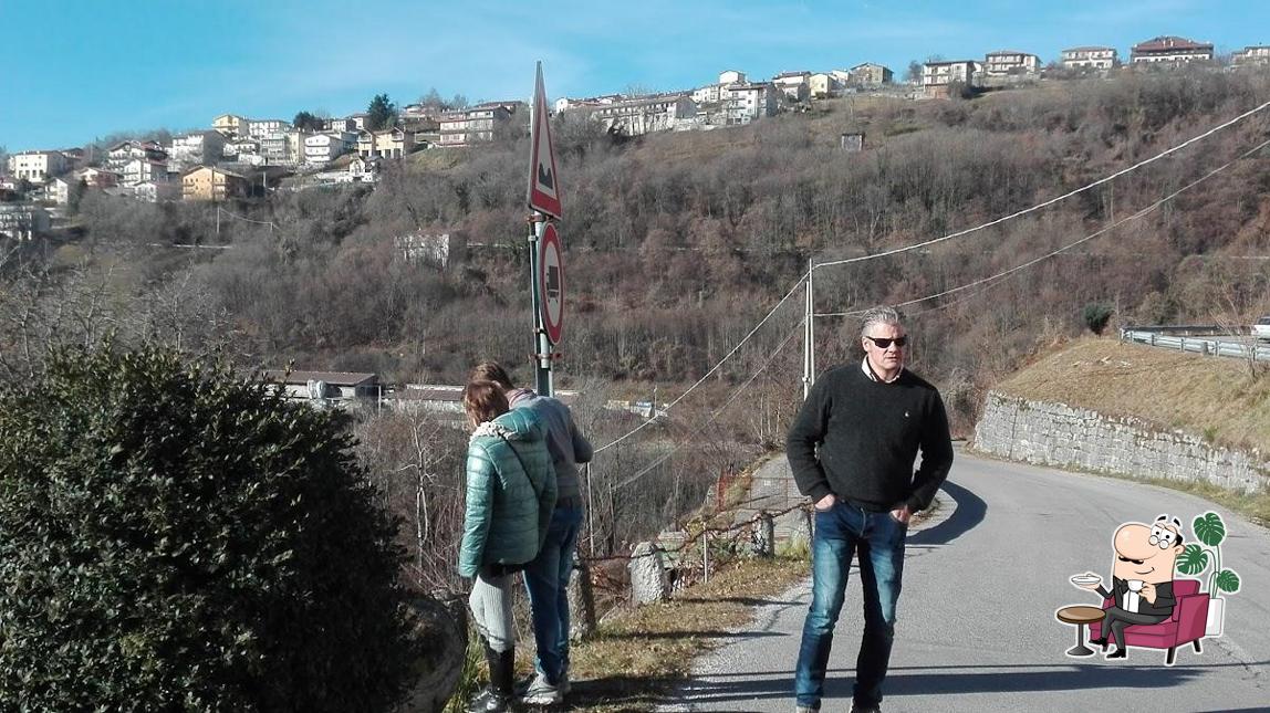 Gli interni di Osteria al Tornante
