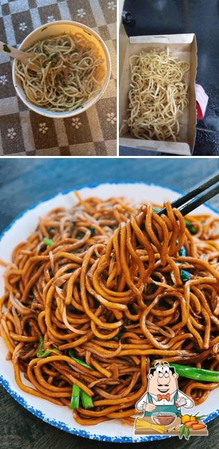 Spaghetti bolognese at Wok To Fork